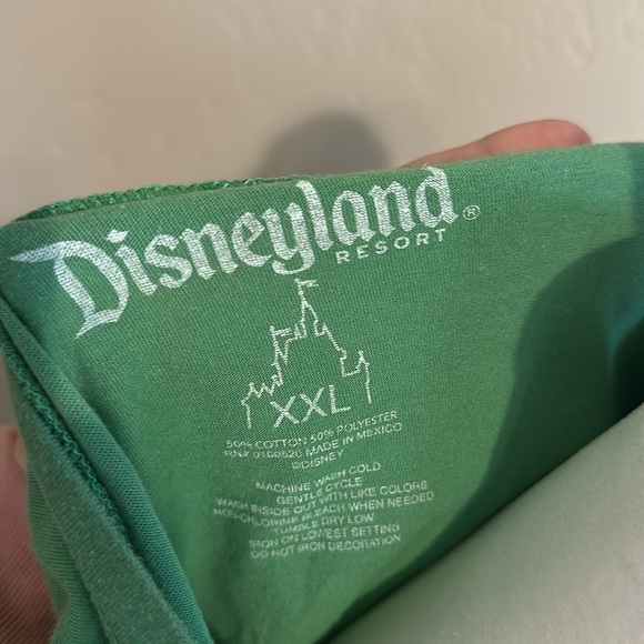 Disneyland Resort Mickey T - Picture 5 of 5